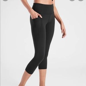 Athleta Salutation Stash Pocket Capri XS